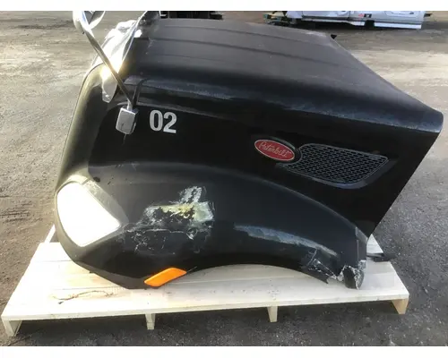 PETERBILT 579 Hood