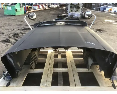 PETERBILT 579 Hood