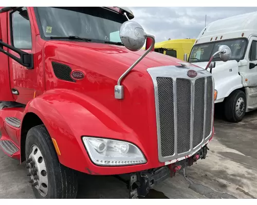 PETERBILT 579 Hood