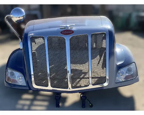 PETERBILT 579 Hood