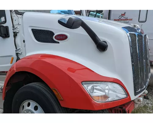 PETERBILT 579 Hood