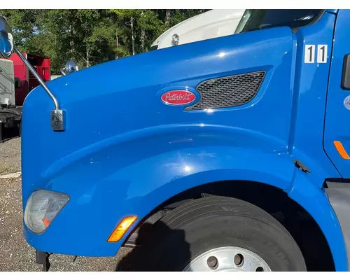 PETERBILT 579 Hood
