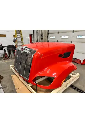 PETERBILT 579 Hood