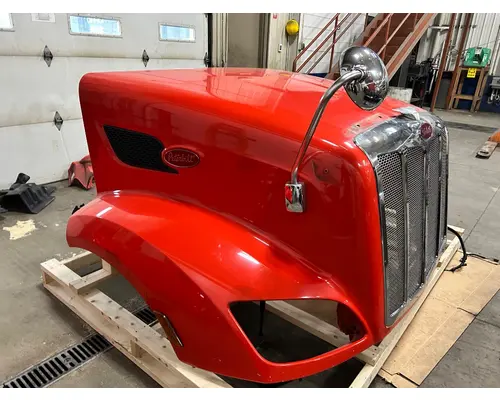 PETERBILT 579 Hood