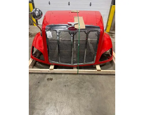 PETERBILT 579 Hood