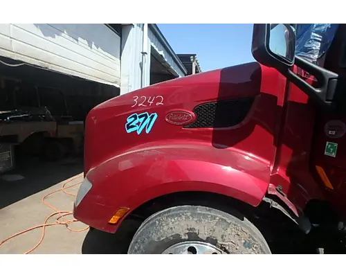 PETERBILT 579 Hood
