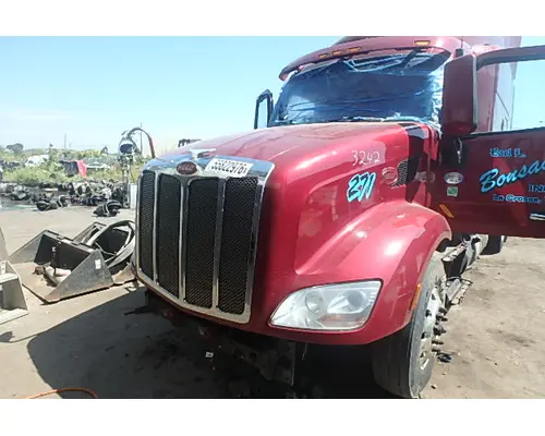 PETERBILT 579 Hood