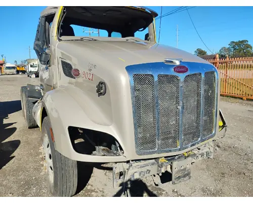 PETERBILT 579 Hood