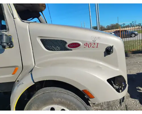 PETERBILT 579 Hood