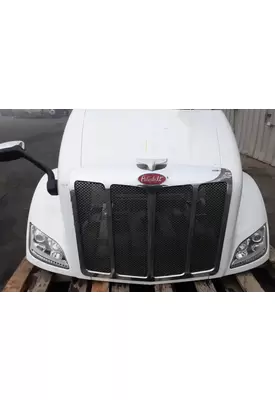 PETERBILT 579 Hood