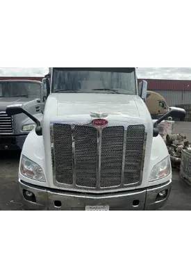 PETERBILT 579 Hood