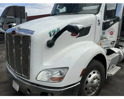 PETERBILT 579 Hood