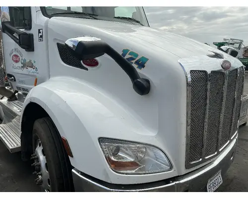 PETERBILT 579 Hood