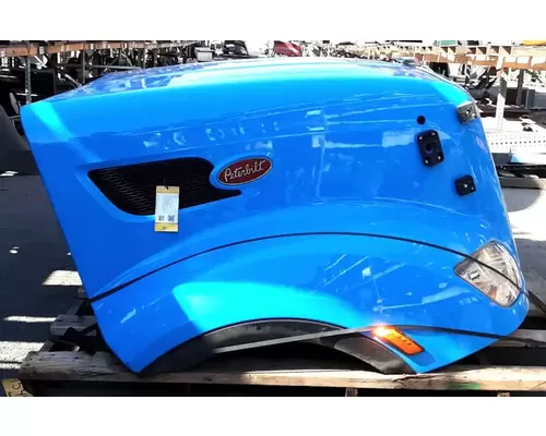 PETERBILT 579 Hood