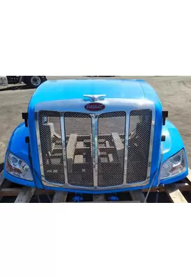 PETERBILT 579 Hood