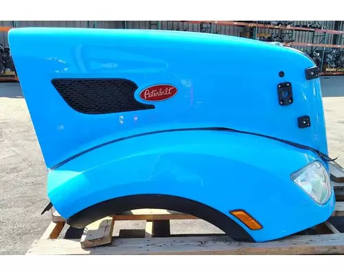 PETERBILT 579 Hood
