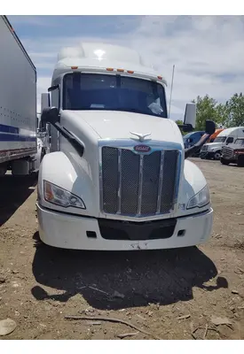PETERBILT 579 Hood