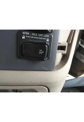 PETERBILT 579 INTERAXLE LOCK SWITCH