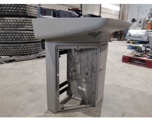 PETERBILT 579 INTERIOR CABINET