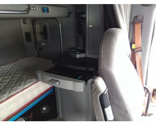 PETERBILT 579 INTERIOR CABINET