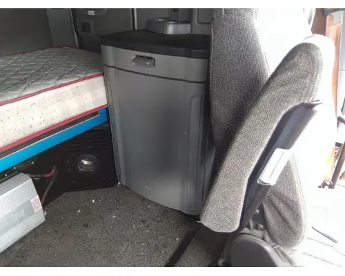 PETERBILT 579 INTERIOR CABINET