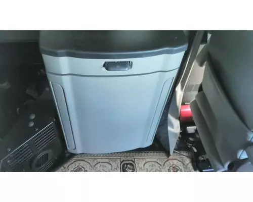 PETERBILT 579 INTERIOR CABINET