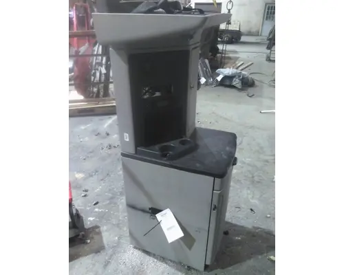 PETERBILT 579 INTERIOR CABINET