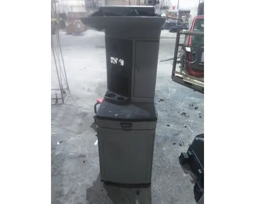 PETERBILT 579 INTERIOR CABINET