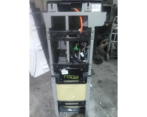 PETERBILT 579 INTERIOR CABINET