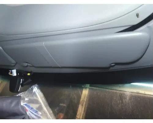 PETERBILT 579 INTERIOR SUN VISOR