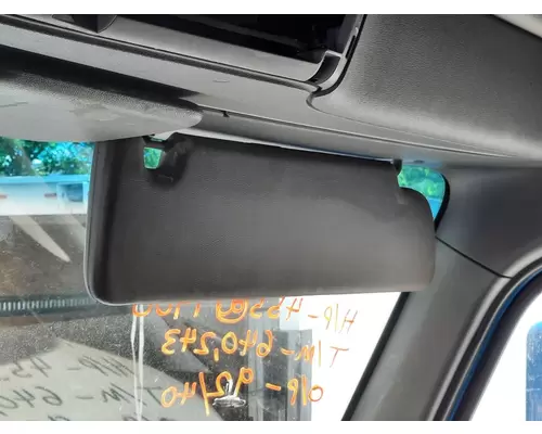PETERBILT 579 INTERIOR SUN VISOR