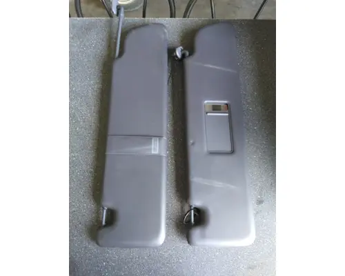 PETERBILT 579 INTERIOR SUN VISOR