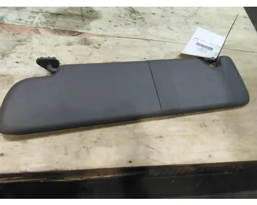 PETERBILT 579 INTERIOR SUN VISOR