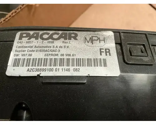 PETERBILT 579 Instrument Cluster