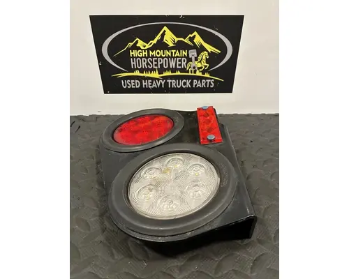 PETERBILT 579 Lamp stop tail turn
