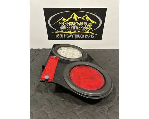 PETERBILT 579 Lamp stop tail turn