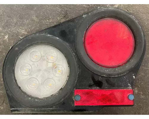 PETERBILT 579 Lamp stop tail turn