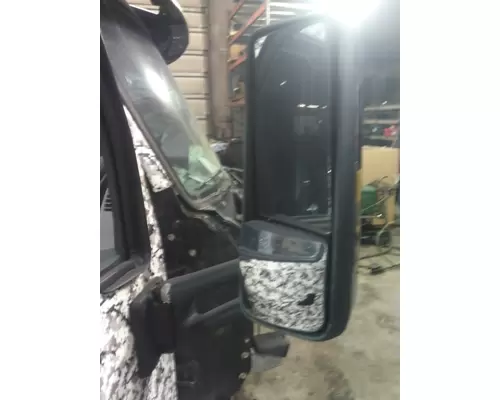 PETERBILT 579 MIRROR ASSEMBLY CABDOOR