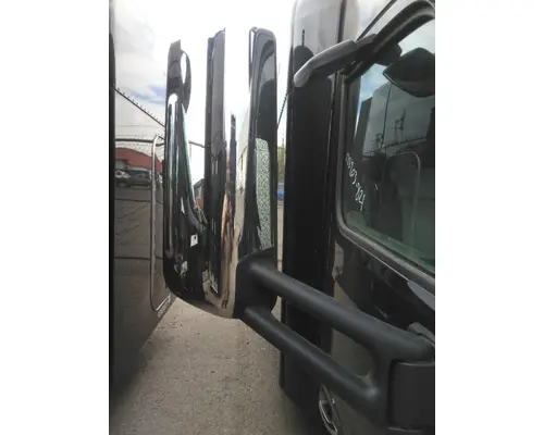 PETERBILT 579 MIRROR ASSEMBLY CABDOOR