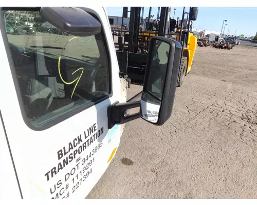 PETERBILT 579 MIRROR ASSEMBLY CABDOOR
