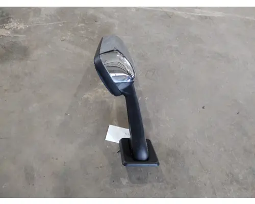 PETERBILT 579 MIRROR ASSEMBLY CABDOOR