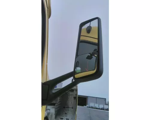 PETERBILT 579 MIRROR ASSEMBLY CABDOOR