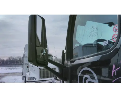 PETERBILT 579 MIRROR ASSEMBLY CABDOOR