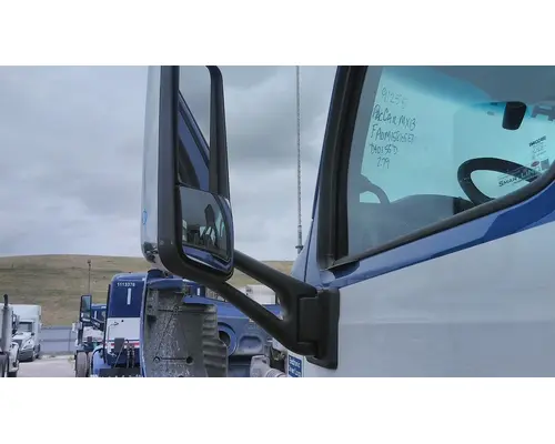 PETERBILT 579 MIRROR ASSEMBLY CABDOOR