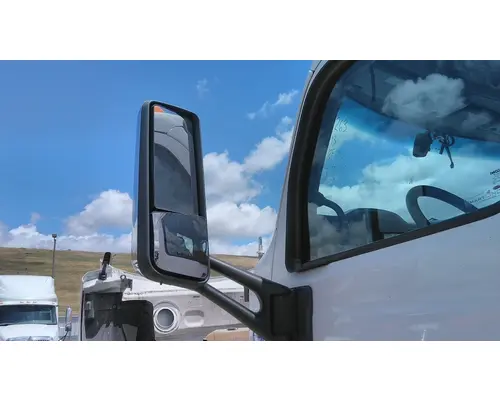 PETERBILT 579 MIRROR ASSEMBLY CABDOOR