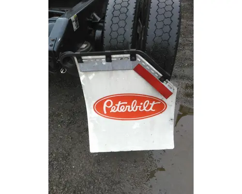 PETERBILT 579 MUD FLAP HANGER