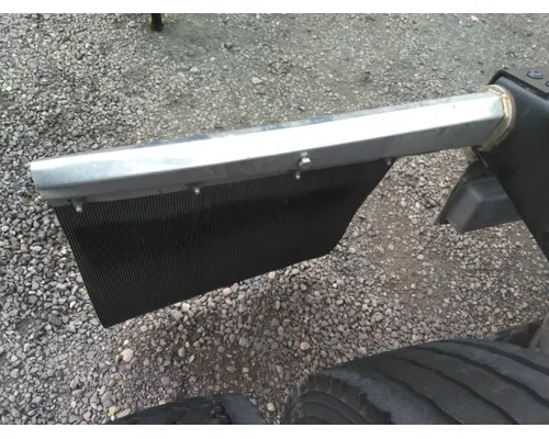 PETERBILT 579 MUD FLAP HANGER