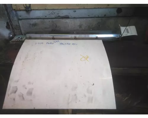 PETERBILT 579 MUD FLAP HANGER