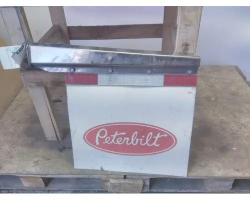 PETERBILT 579 MUD FLAP HANGER