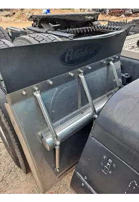 PETERBILT 579 MUD FLAP HANGER